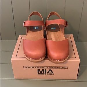 MIA Leather Hasbeen Clogs 38